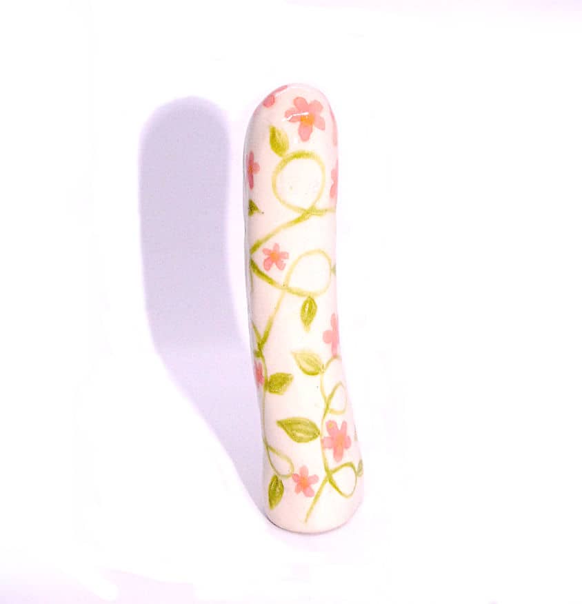 Ceramicfloralonwhiteupright