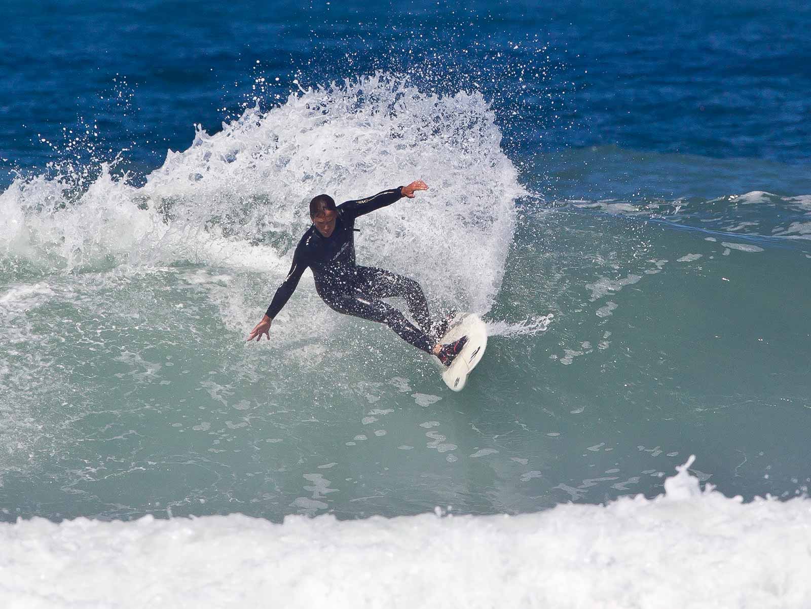 picture of mike raven surfing at widemouth bay