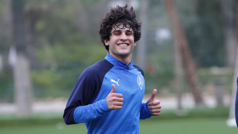 Safaa Hadi deal thrown into doubt 24 hours before deadline