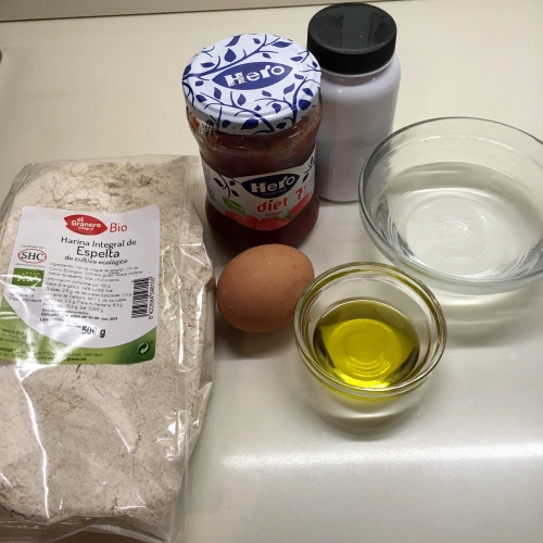 01. Ingredientes para hacer las trenzas rellenas de fresas en blog de recetas fitness