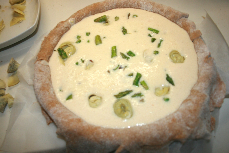 08. Repartir verduras sobre la crema de la quiche de espárragos en blog de recetas fitness y blog de fitness para mujeres